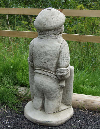 GUN MAN - NEVER MIND THE DOG BEWARE OF THE OWNER! - DETAILED CAST STONE